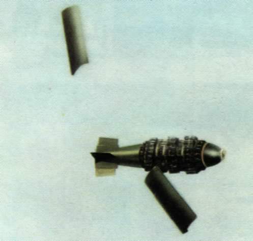 Bombas en la guerra de malvinas Bl755-3