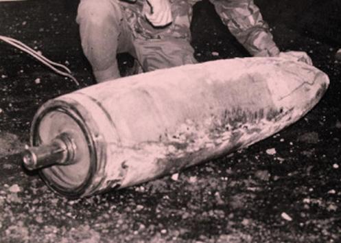 Bombas en la guerra de malvinas Bomba-250-ayax-bay