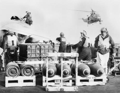 Bombas en la guerra de malvinas Bombas-mk-17-malvinas