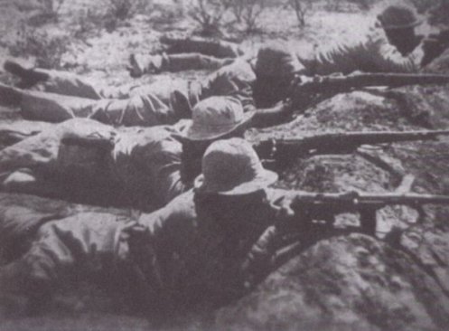 soldados-paraguayos-disparando-durante-la-guerra-del-chaco
