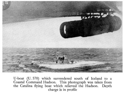 rendición de submarino alemán.-segunda guerra mundial-bomba de profundidad