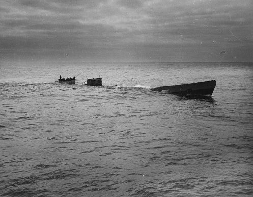 rescate de los ultimos sobrevivientes del U-175_1943-04-17_2